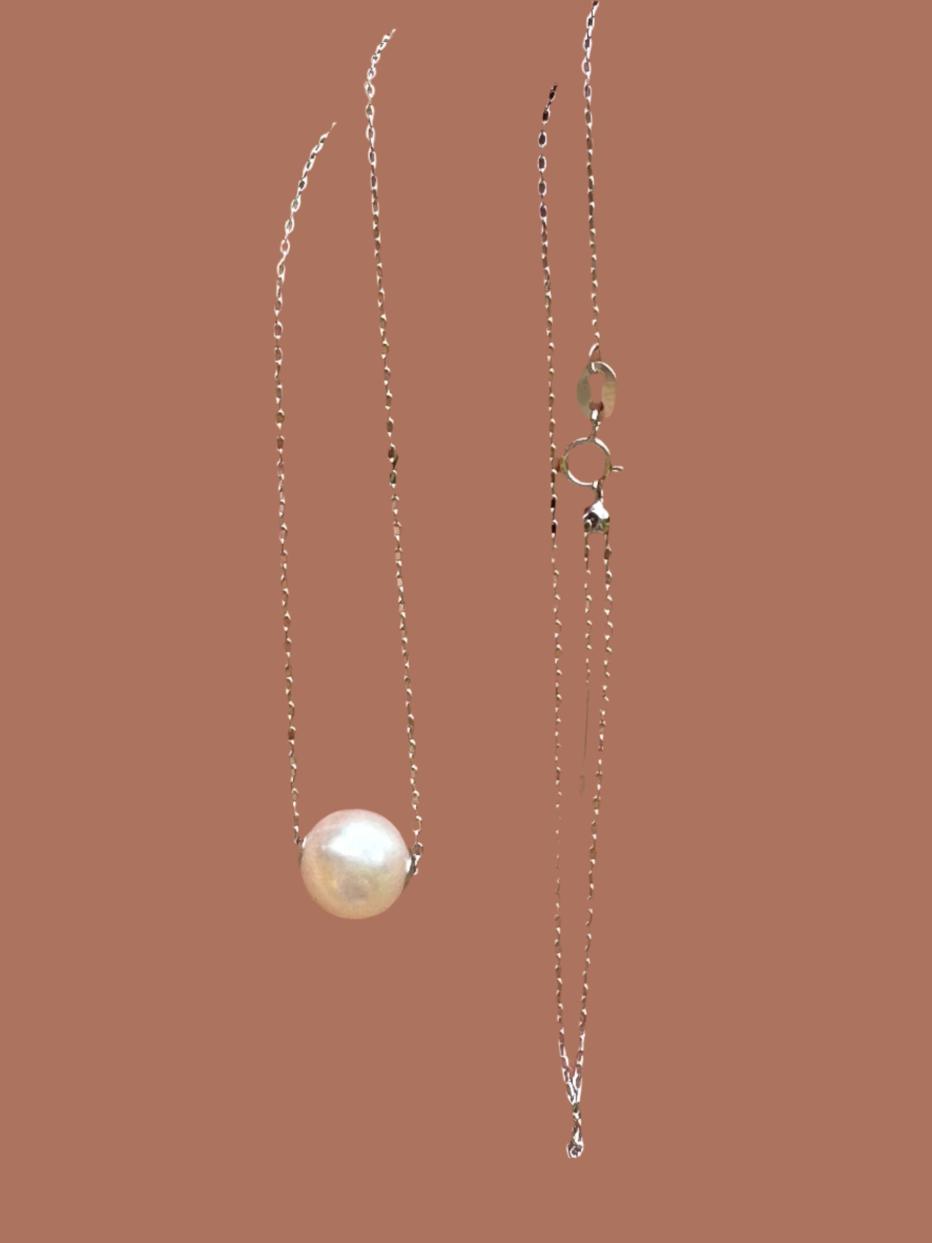 Akoya floating pearl